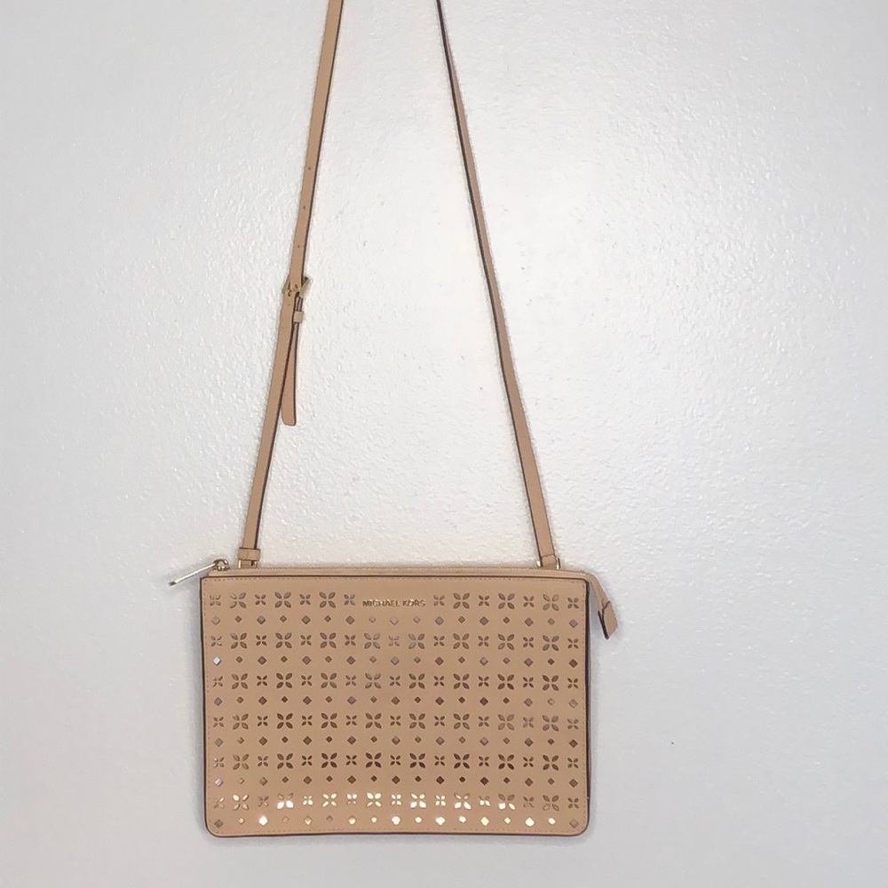 Michael Kors blush crossbody purse with gold - Picture 7 of 7